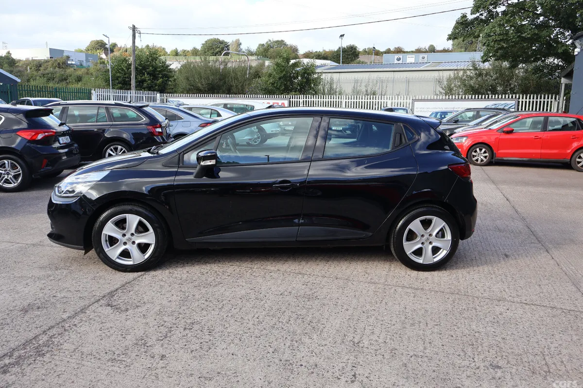 Renault Clio Hatchback, Petrol, 2015, Black
