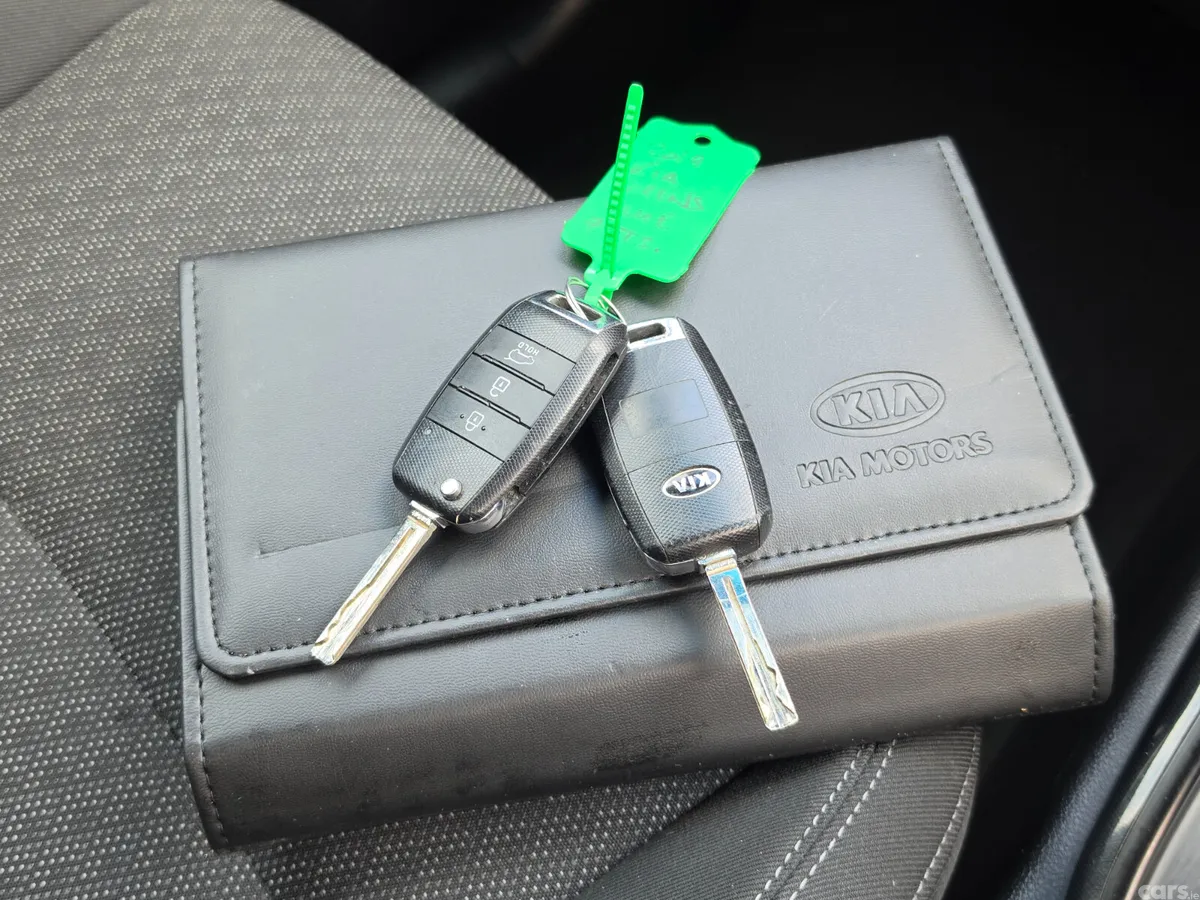 Kia Carens MPV, Diesel, 2019, Blue