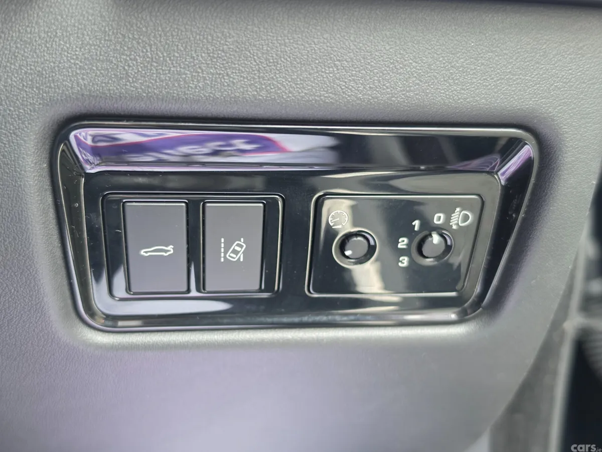 Jaguar XE Saloon, Diesel, 2016, Black
