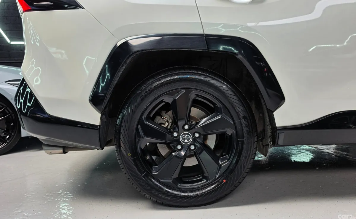 Toyota RAV4 SUV, Petrol Hybrid, 2019, White