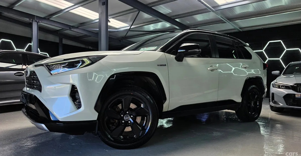 Toyota RAV4 SUV, Petrol Hybrid, 2019, White