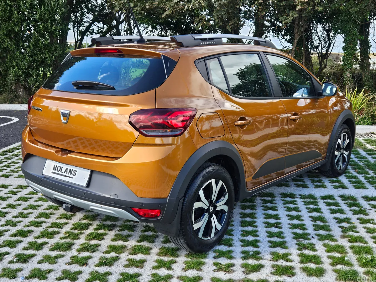 Dacia Sandero Stepway Hatchback, Petrol, 2021, Orange