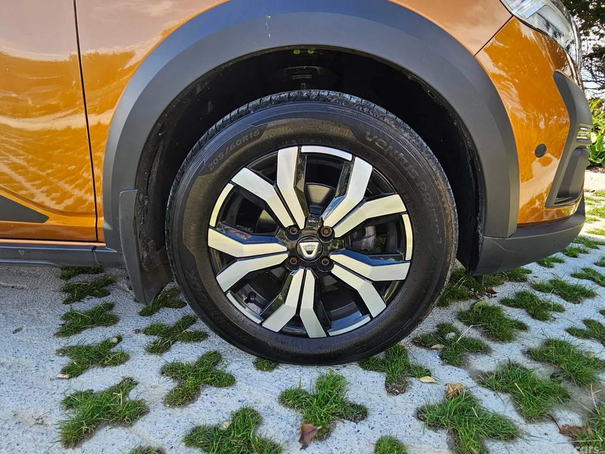 Dacia Sandero Stepway Hatchback, Petrol, 2021, Orange