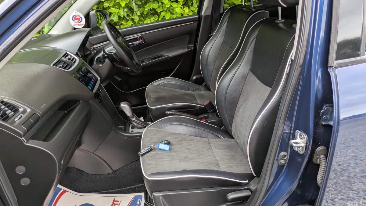Suzuki Swift Hatchback, Petrol, 2015, Blue
