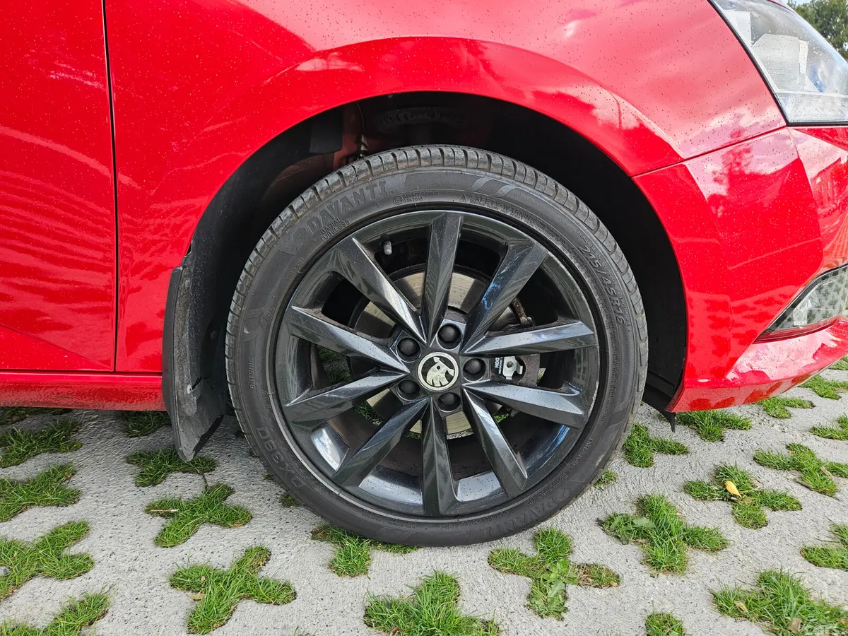 Skoda Fabia Hatchback, Petrol, 2019, Red