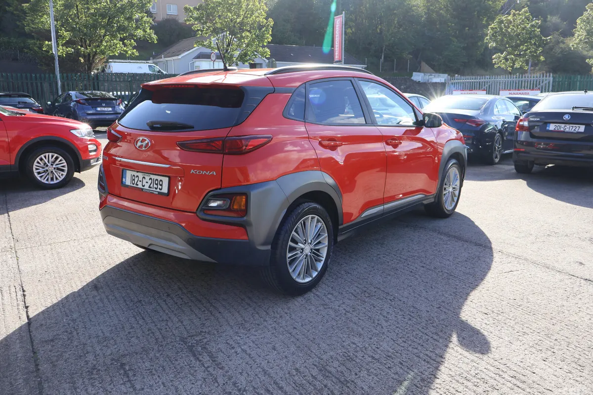 Hyundai KONA MPV, Petrol, 2018, Orange