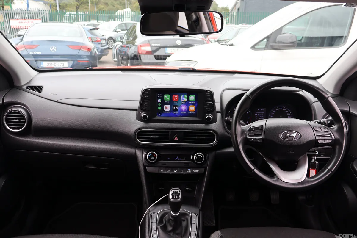 Hyundai KONA MPV, Petrol, 2018, Orange