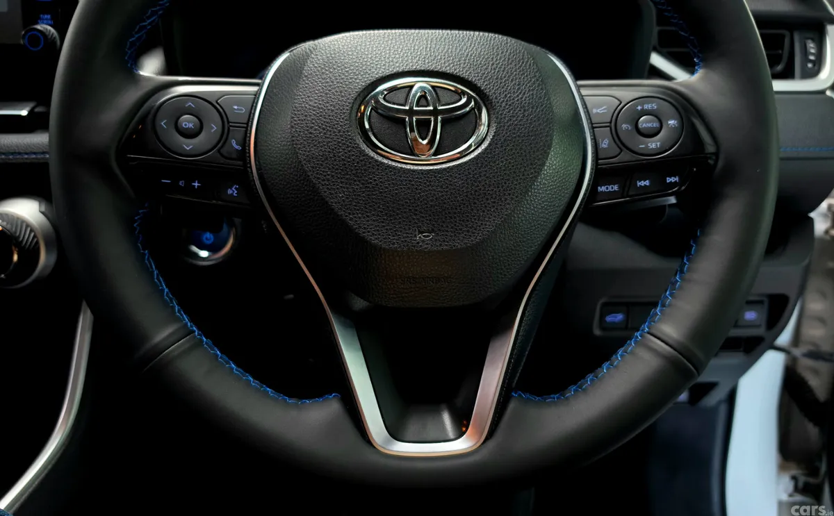 Toyota RAV4 SUV, Petrol Hybrid, 2019, White