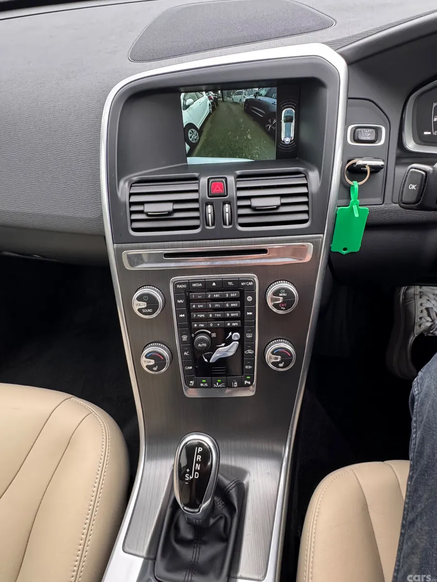 Volvo XC60 SUV, Diesel, 2016, White
