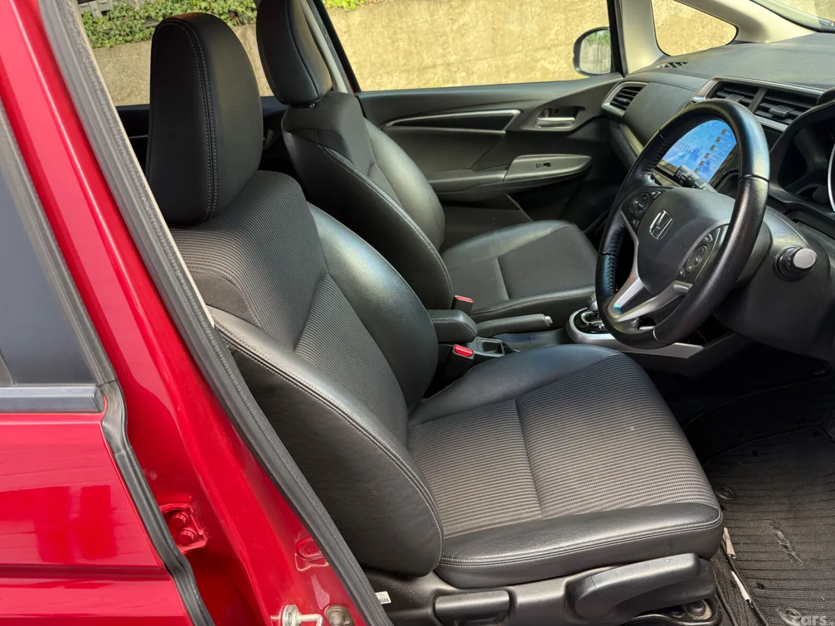 Honda Jazz Hatchback, Petrol Hybrid, 2018, Red