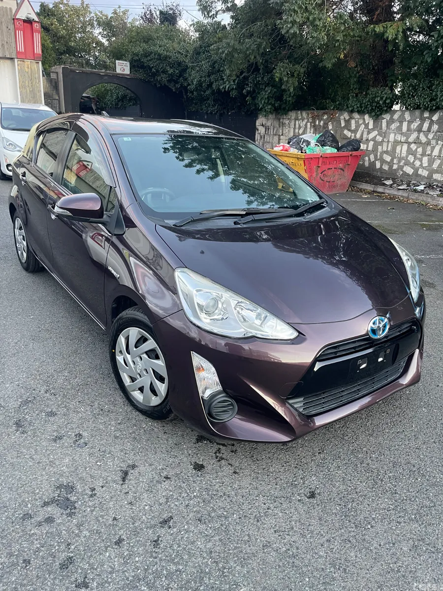 Toyota Aqua Hatchback, Petrol Hybrid, 2015, Black