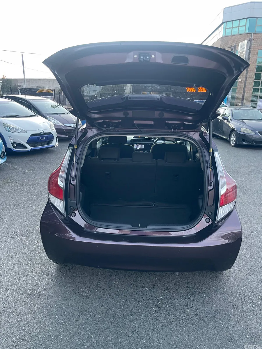 Toyota Aqua Hatchback, Petrol Hybrid, 2015, Black