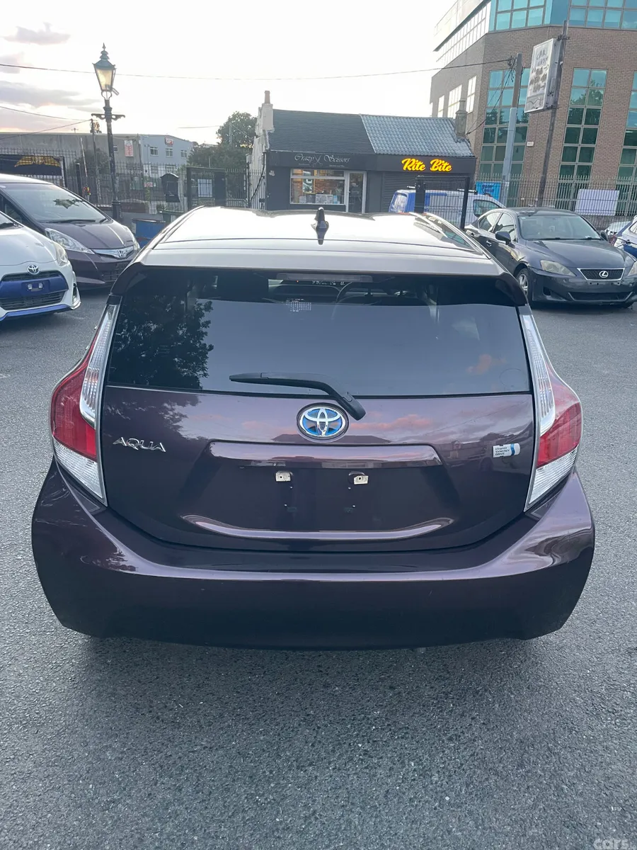 Toyota Aqua Hatchback, Petrol Hybrid, 2015, Black