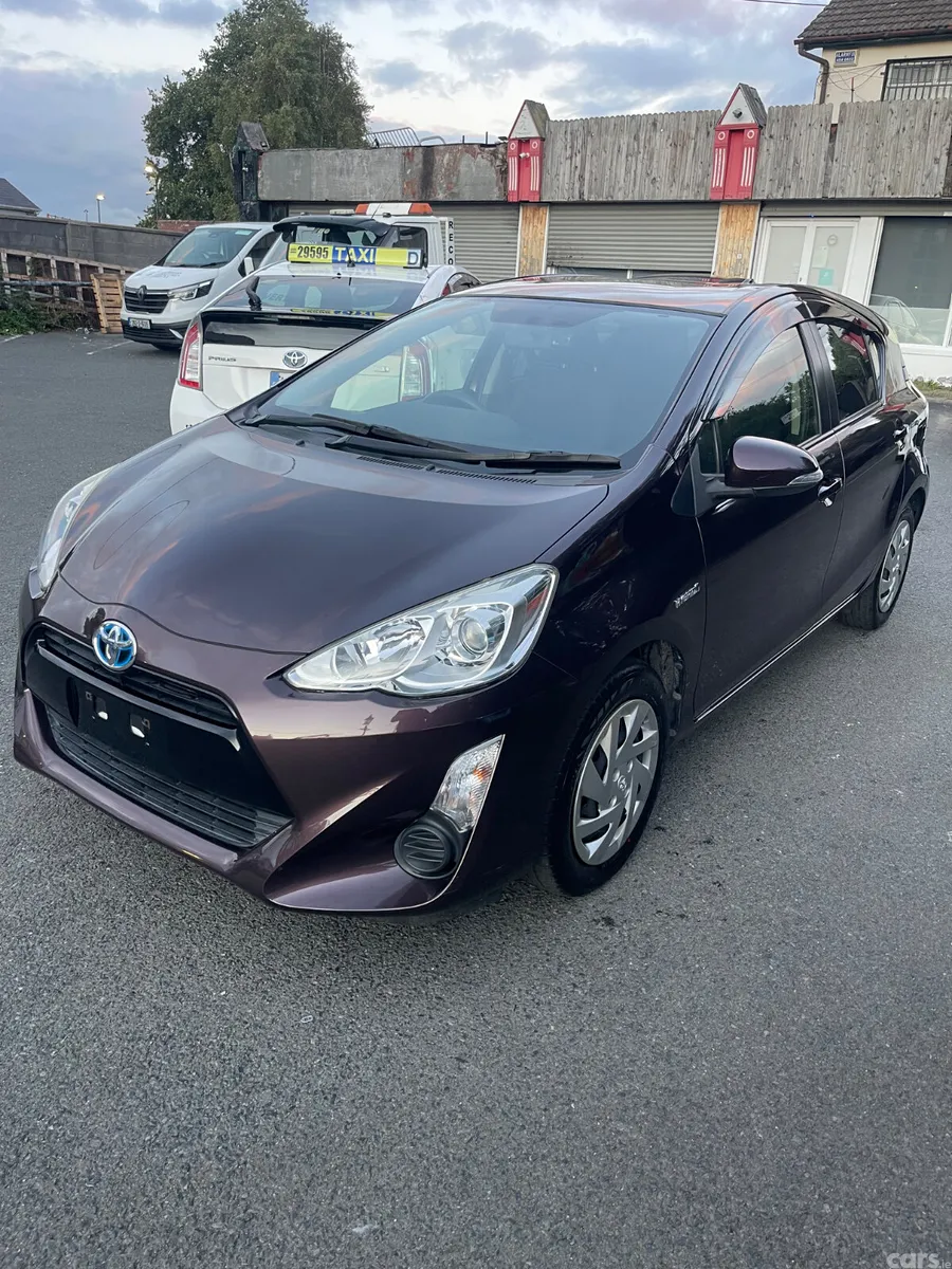Toyota Aqua Hatchback, Petrol Hybrid, 2015, Black
