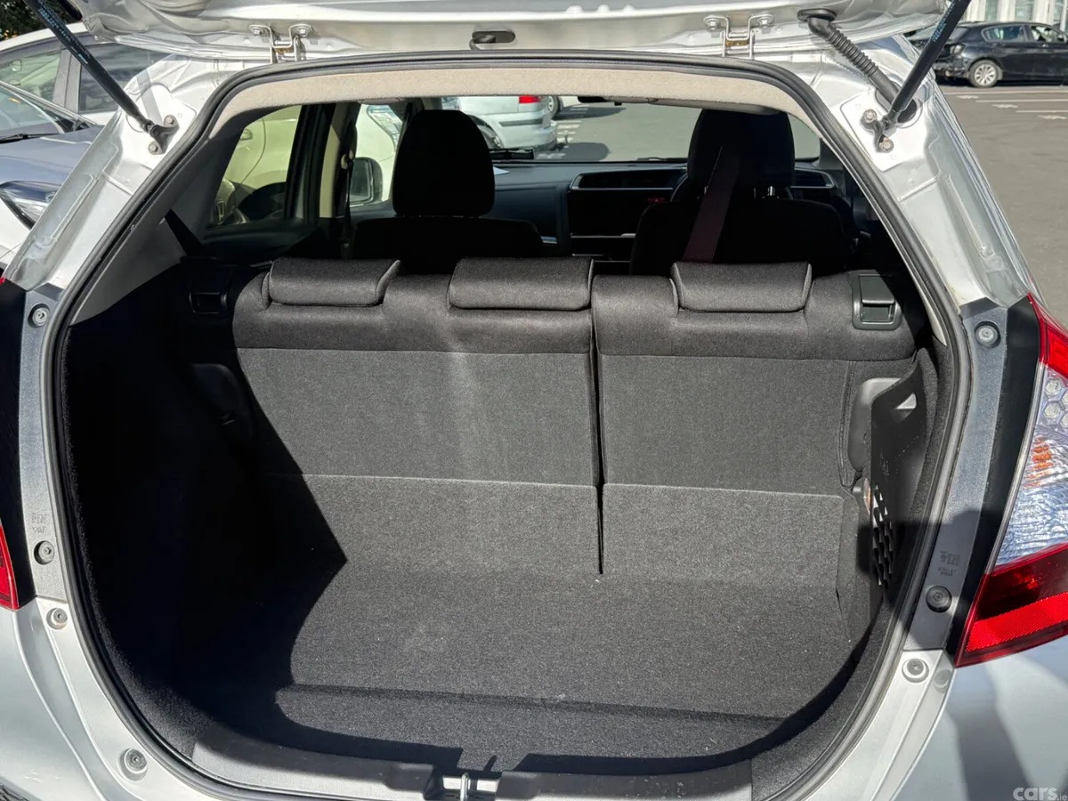 Honda Jazz Hatchback, Petrol Hybrid, 2016, Silver