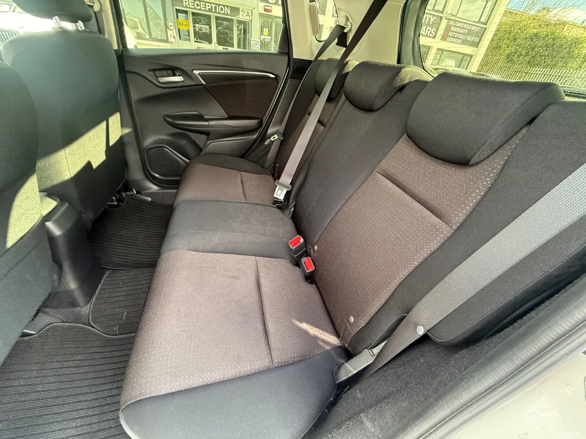 Honda Jazz Hatchback, Petrol Hybrid, 2016, Silver
