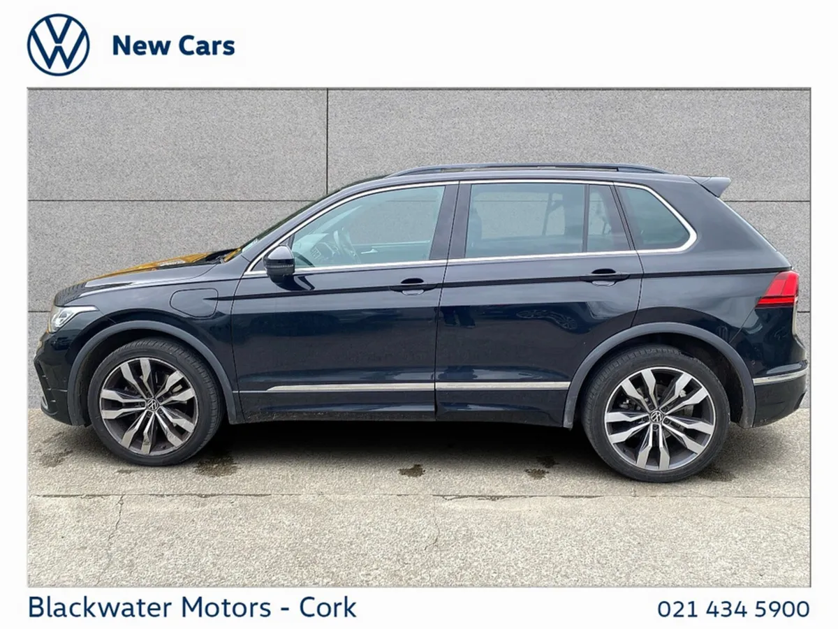 Volkswagen Tiguan Hatchback, Diesel, 2023, Black