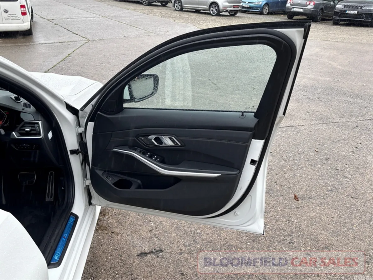BMW 3-Series Saloon, Diesel, 2019, White