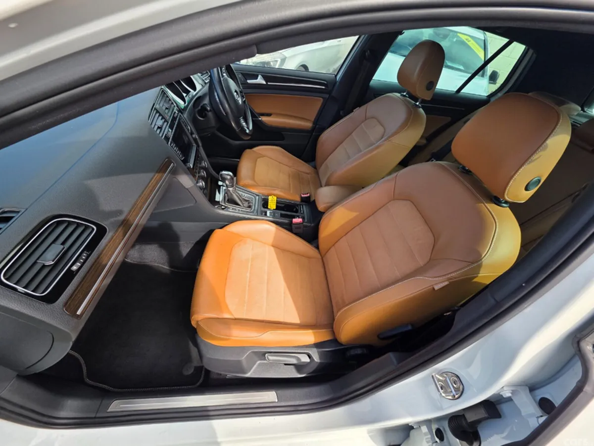 Volkswagen Golf Hatchback, Petrol, 2015, White