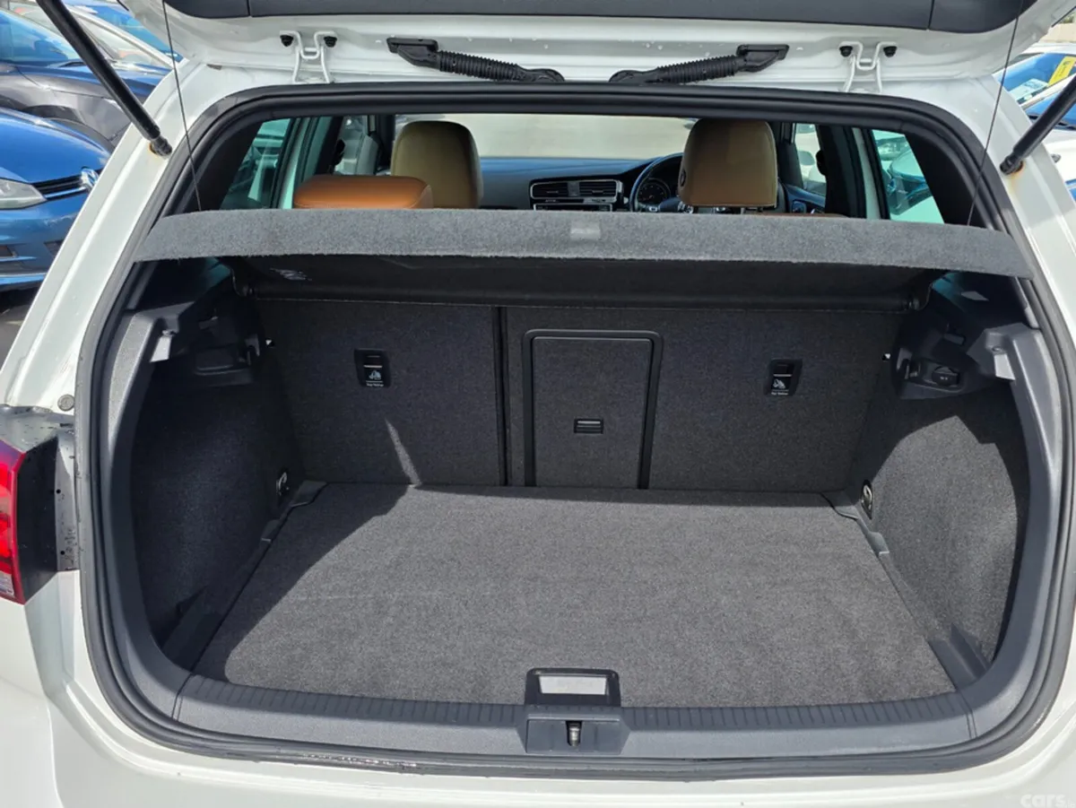 Volkswagen Golf Hatchback, Petrol, 2015, White