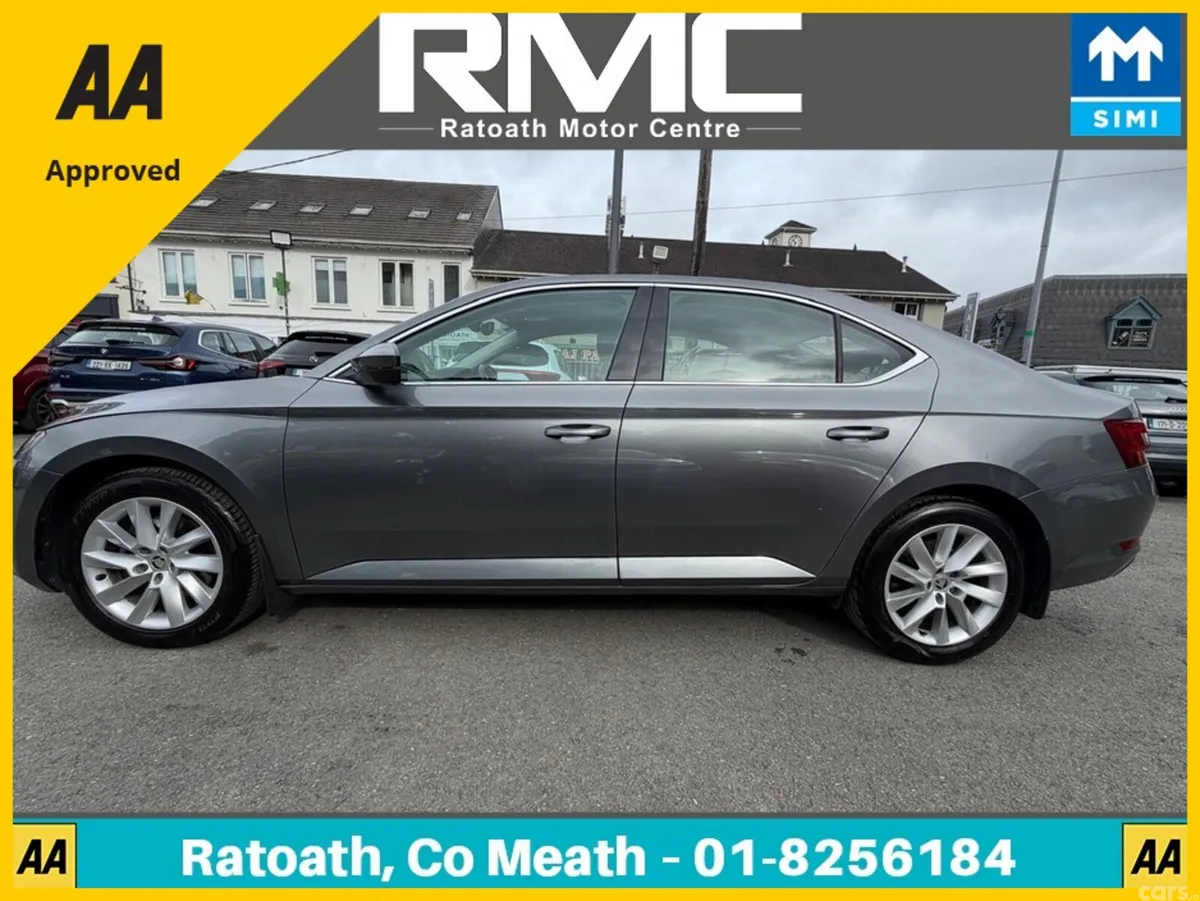 Skoda Superb Hatchback, Diesel, 2023, Grey