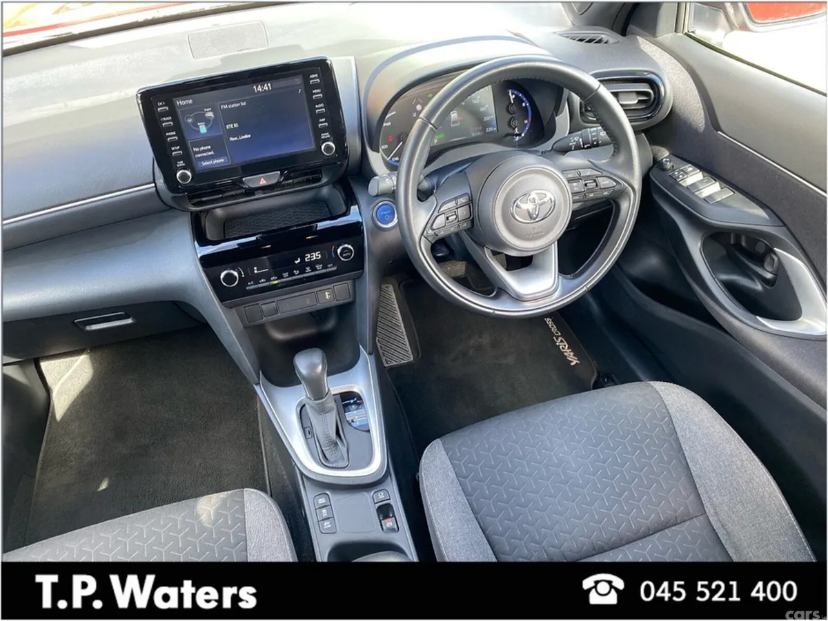 Toyota Yaris Cross Hatchback, Petrol Hybrid, 2023, Orange