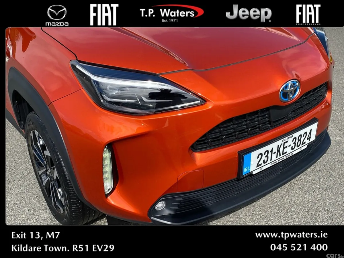 Toyota Yaris Cross Hatchback, Petrol Hybrid, 2023, Orange