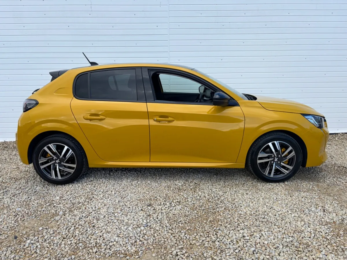 Peugeot 208 Hatchback, Petrol, 2020, Yellow
