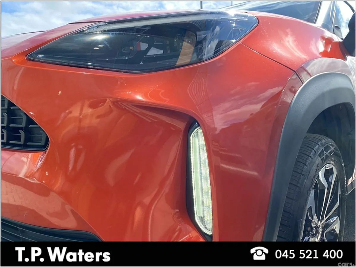 Toyota Yaris Cross Hatchback, Petrol Hybrid, 2023, Orange