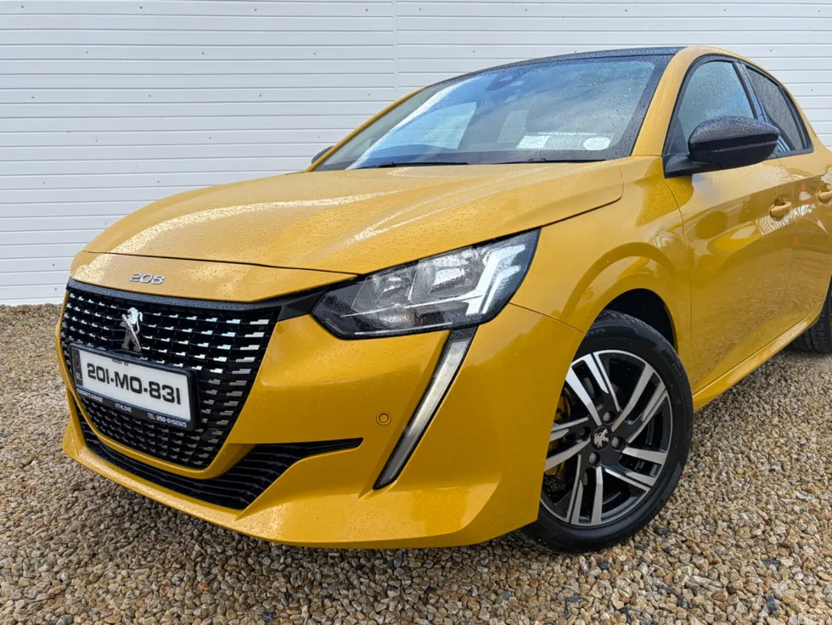 Peugeot 208 Hatchback, Petrol, 2020, Yellow