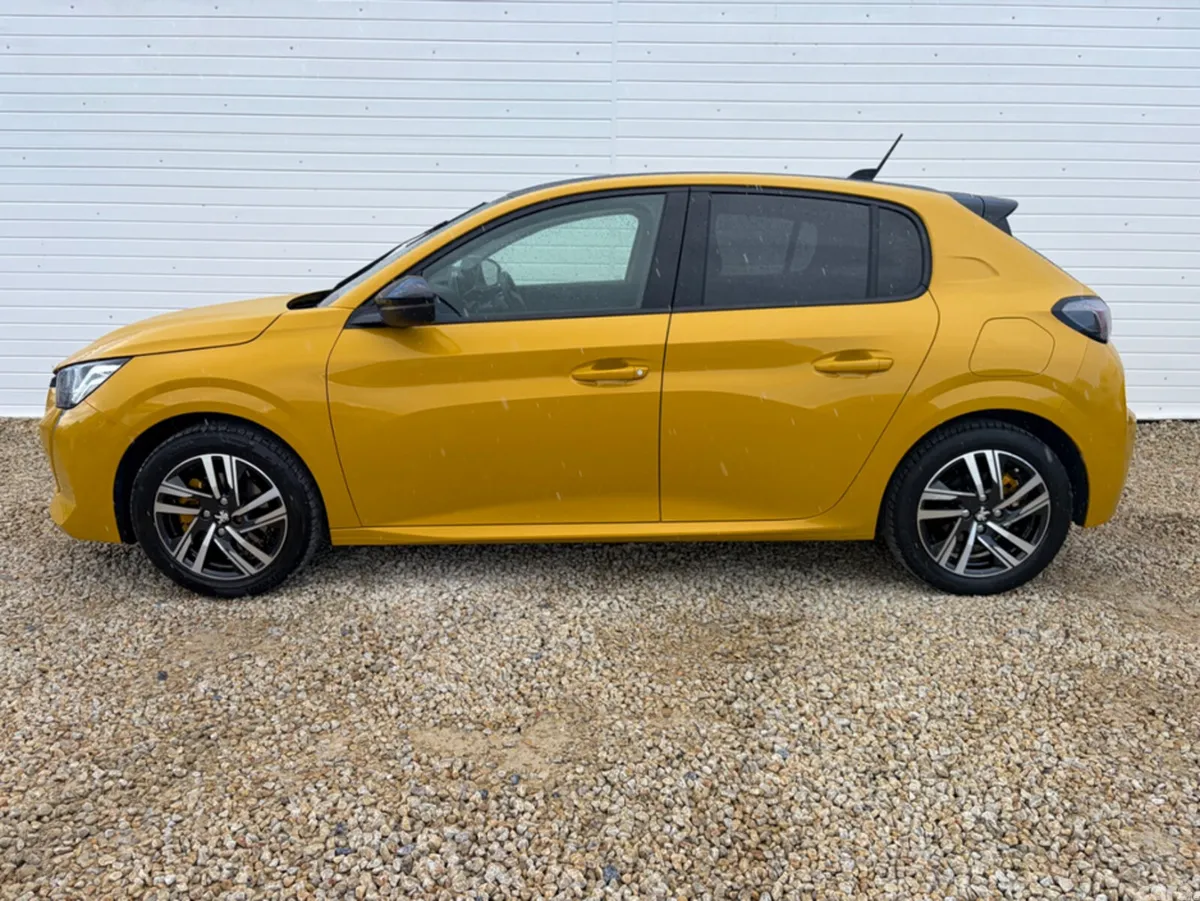 Peugeot 208 Hatchback, Petrol, 2020, Yellow