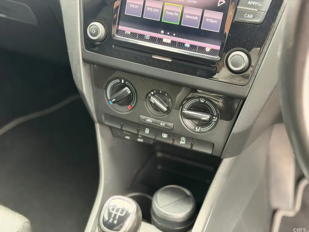 Skoda Rapid Saloon, Petrol, 2017, Bronze