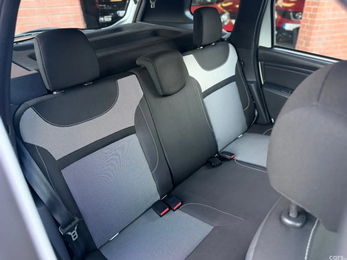 Dacia Duster MPV, Diesel, 2018, White