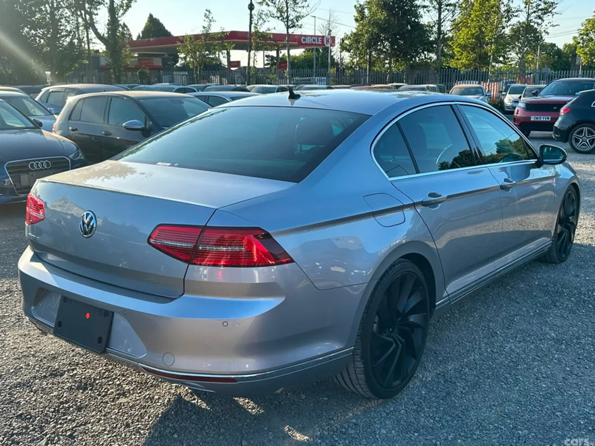 Volkswagen Passat Saloon, Diesel, 2018, Silver