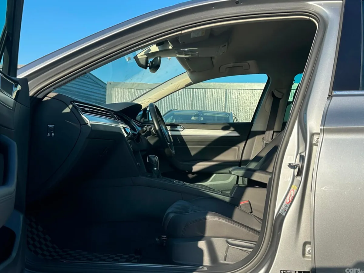 Volkswagen Passat Saloon, Diesel, 2018, Silver