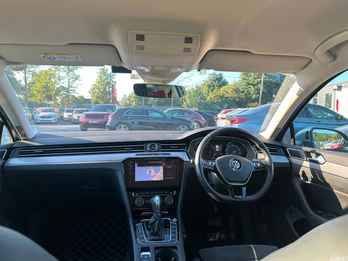Volkswagen Passat Saloon, Diesel, 2018, Silver