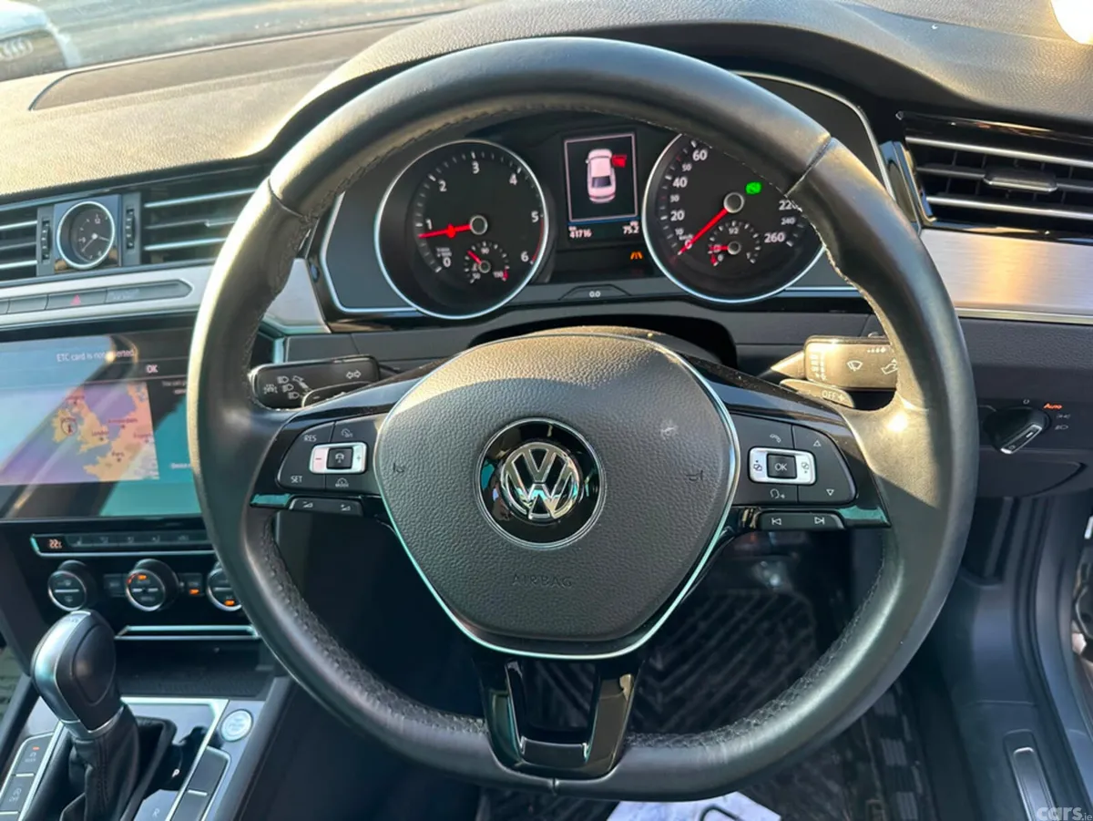 Volkswagen Passat Saloon, Diesel, 2018, Silver