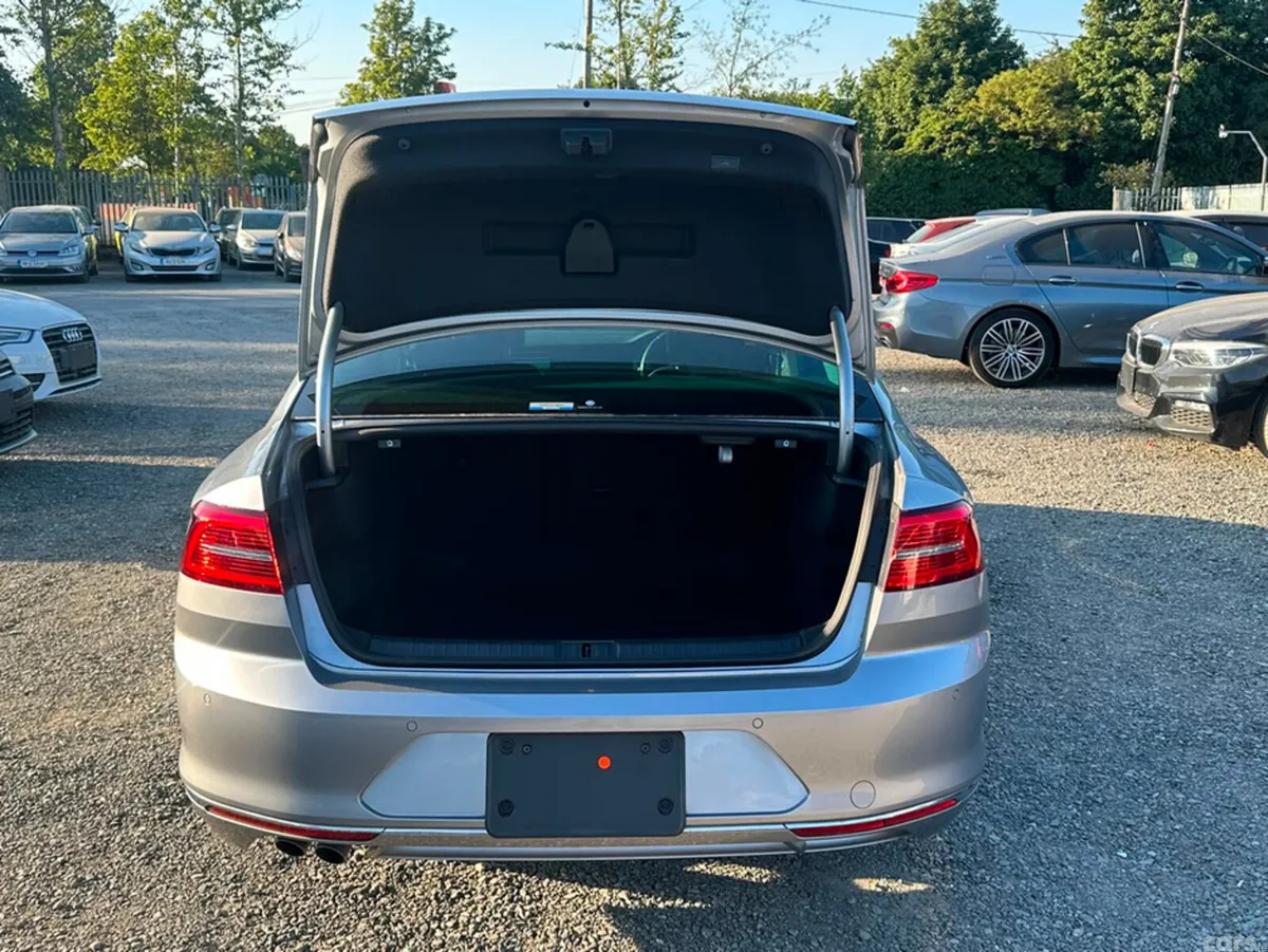 Volkswagen Passat Saloon, Diesel, 2018, Silver