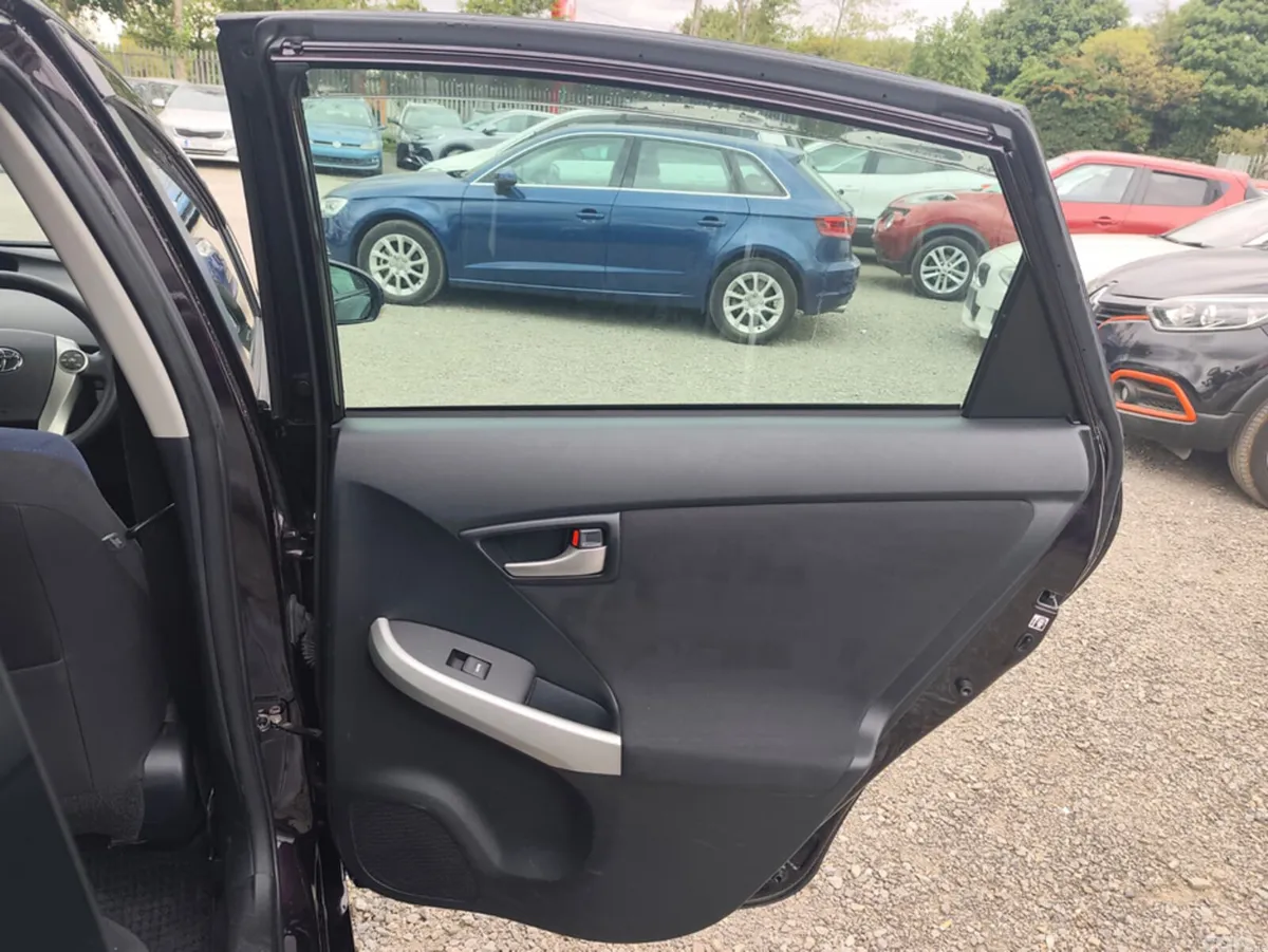 Toyota Prius Hatchback, Petrol Hybrid, 2015, Purple