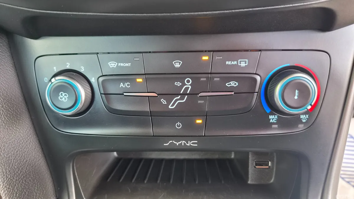 Ford Focus Hatchback, Diesel, 2016, Blue