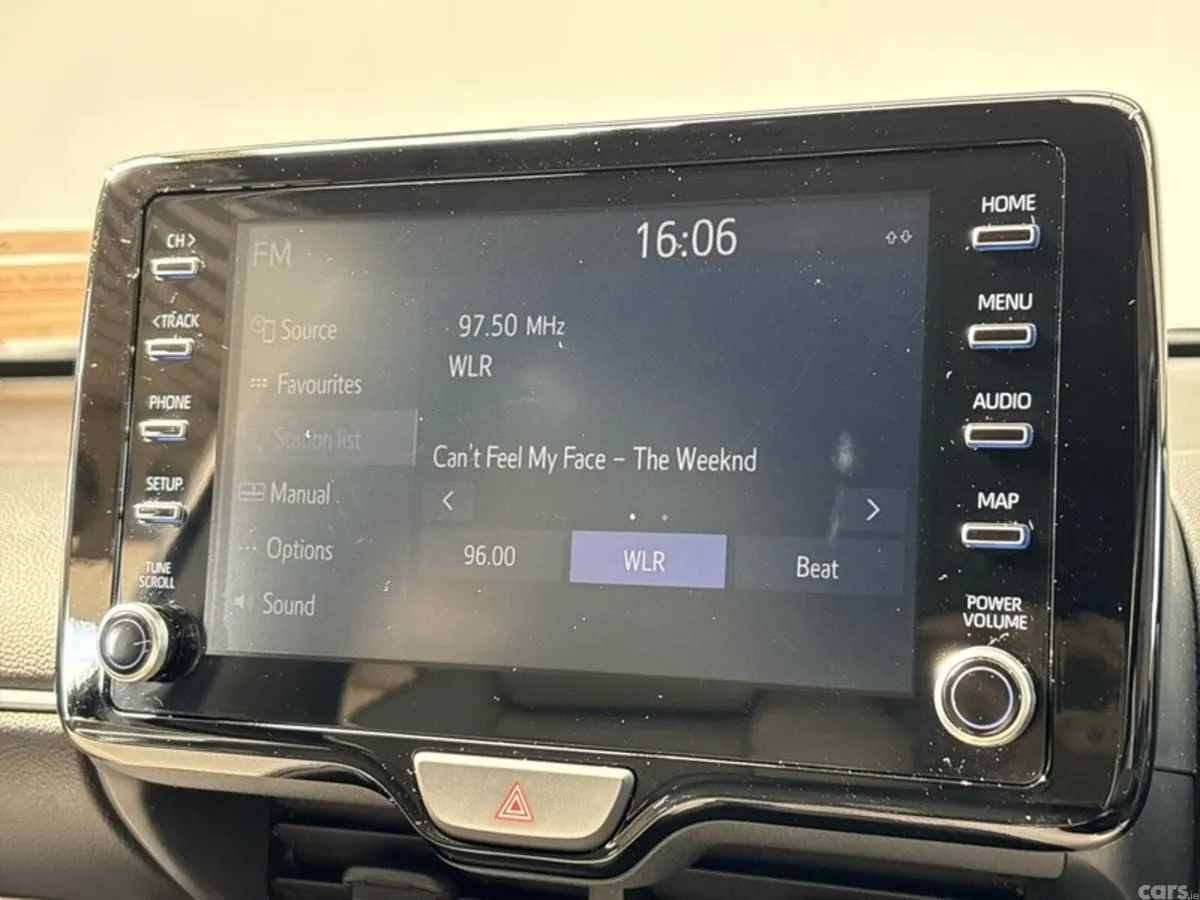Toyota Yaris Hatchback, Petrol Hybrid, 2022, Silver