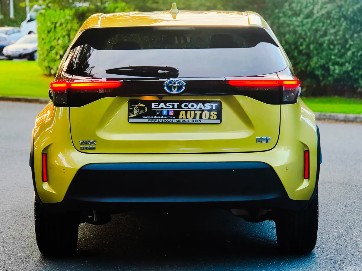 Toyota Yaris Cross Estate, Petrol Hybrid, 2021, Gold
