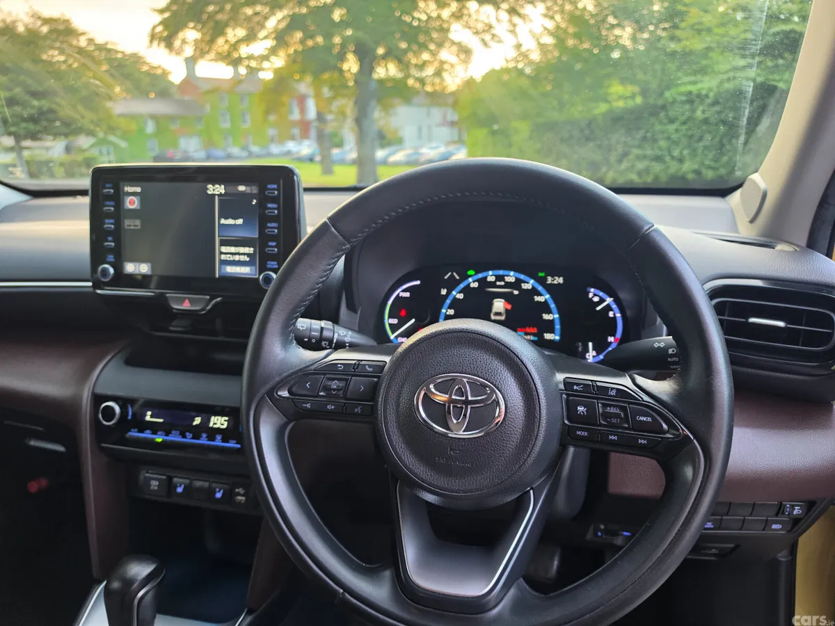 Toyota Yaris Cross Estate, Petrol Hybrid, 2021, Gold