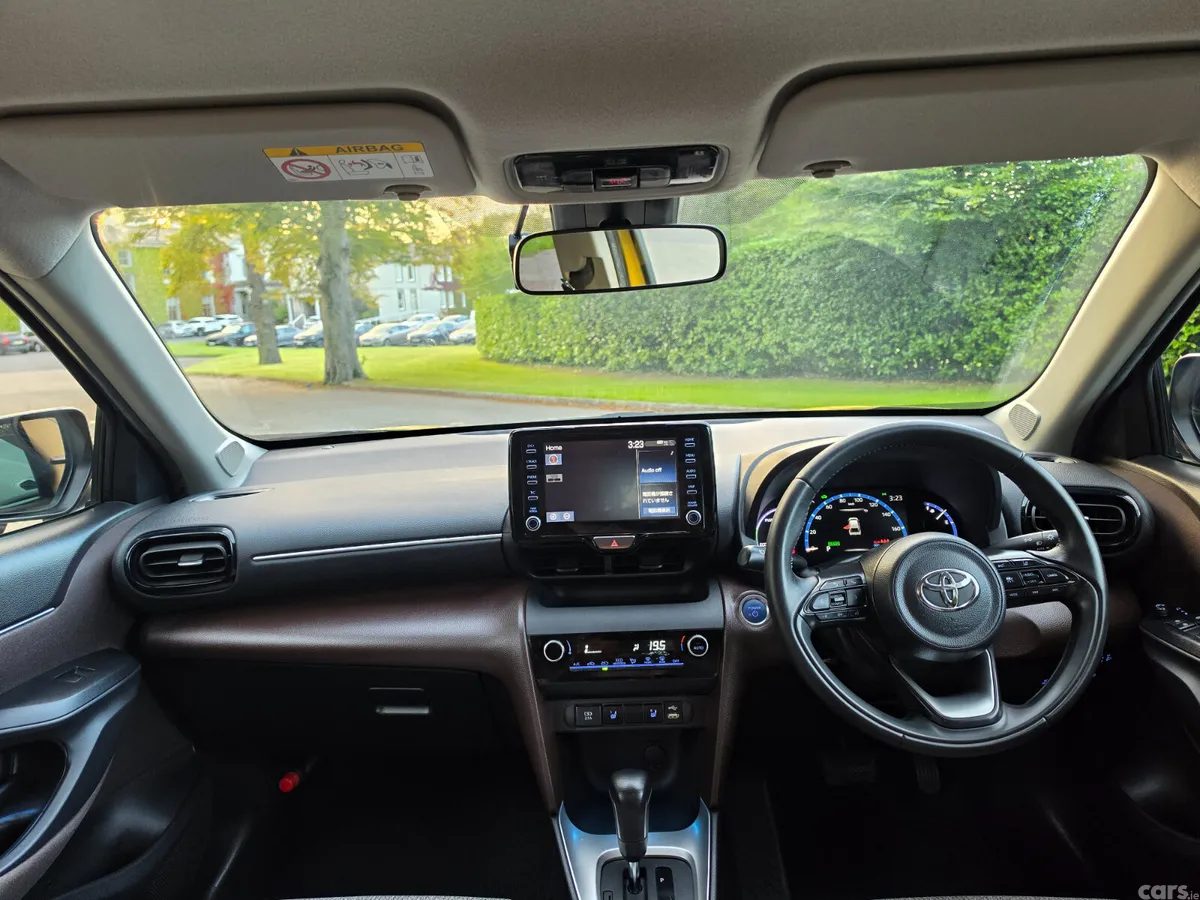 Toyota Yaris Cross Estate, Petrol Hybrid, 2021, Gold