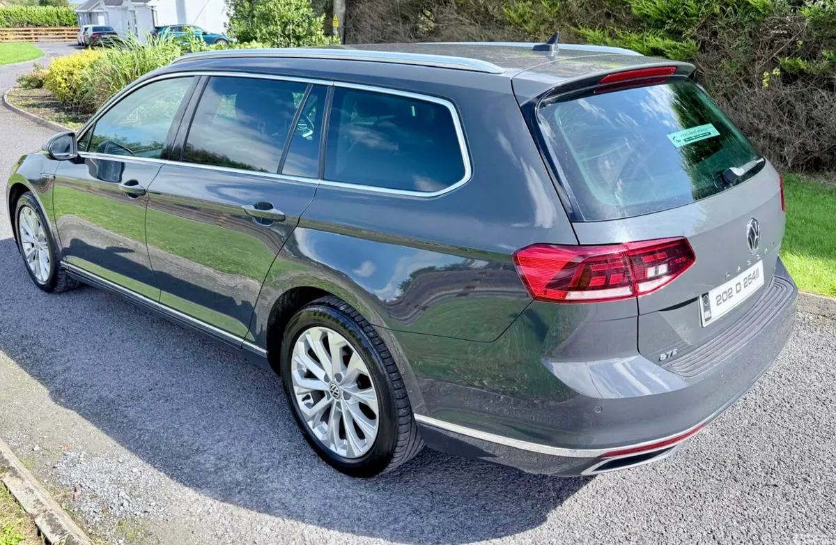 Volkswagen Passat Estate, Petrol Plug-in Hybrid, 2020, Grey