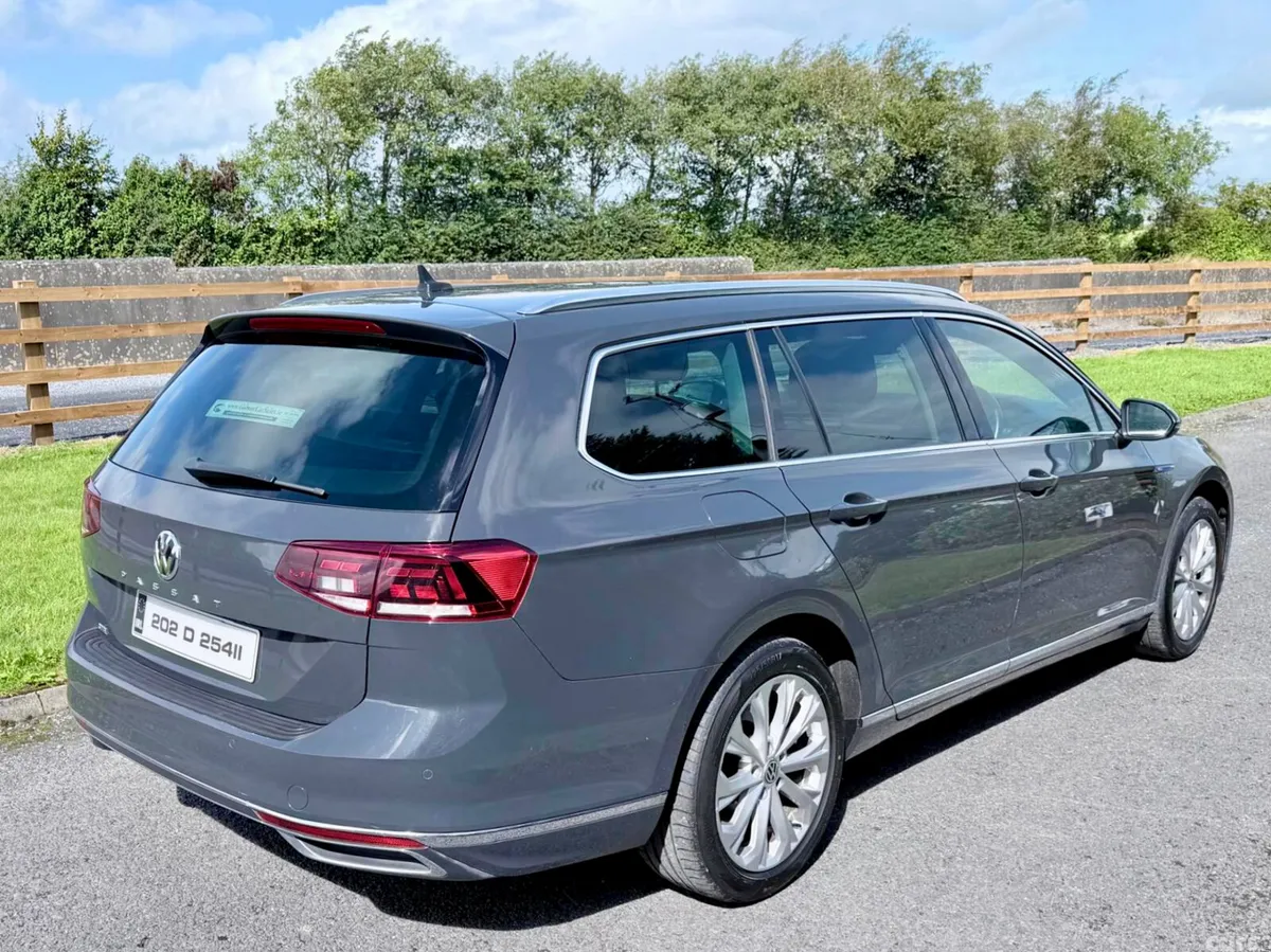Volkswagen Passat Estate, Petrol Plug-in Hybrid, 2020, Grey