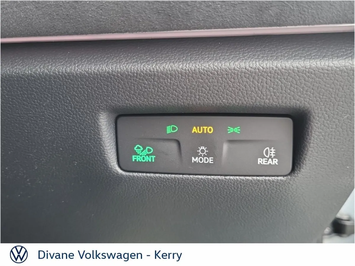 Volkswagen Passat Estate, Diesel, 2027, Silver