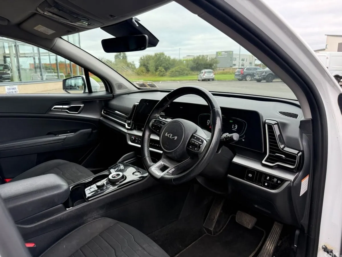 Kia Sportage SUV, Petrol Plug-in Hybrid, 2022, White