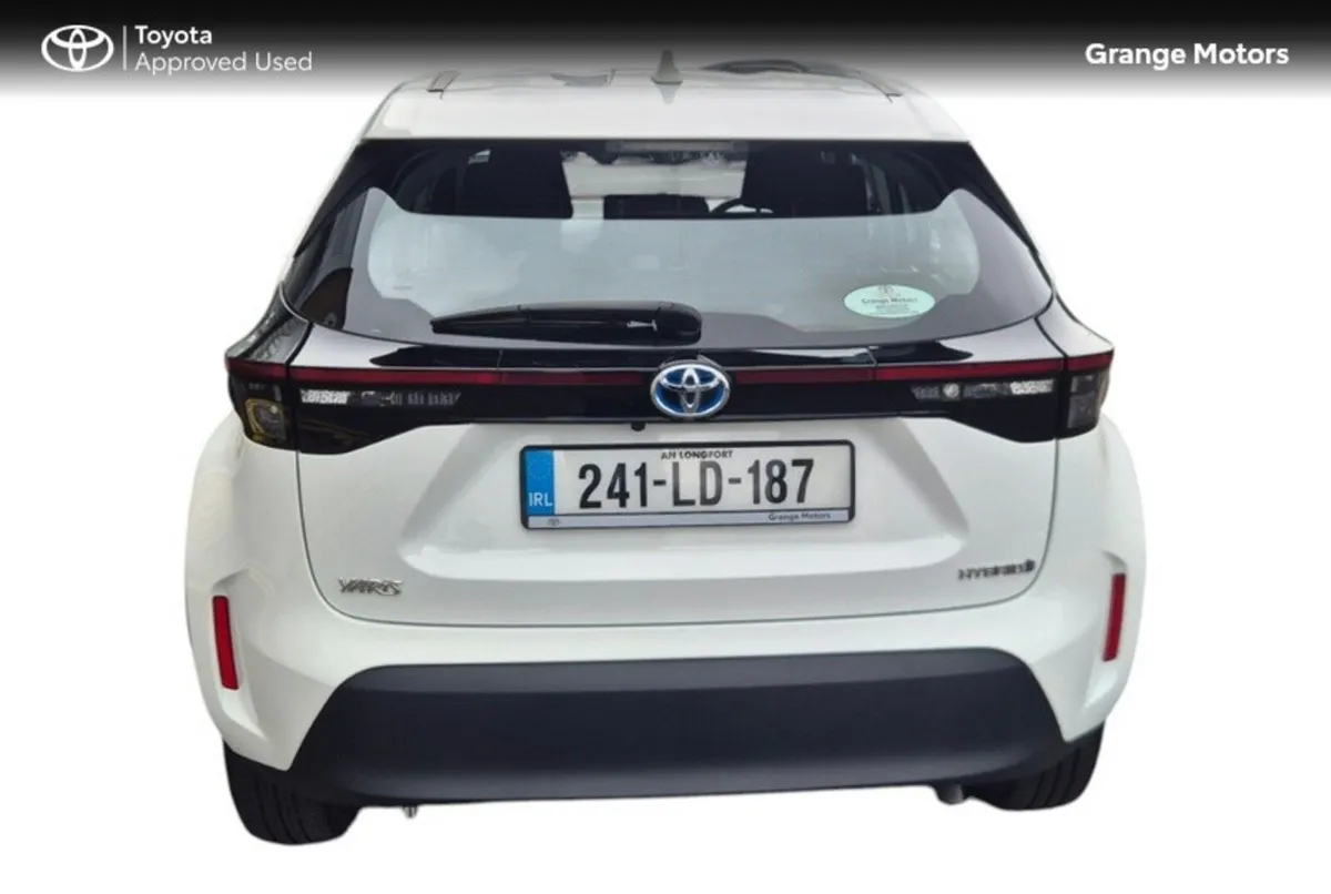 Toyota Yaris Cross Hatchback, Petrol Hybrid, 2024, White
