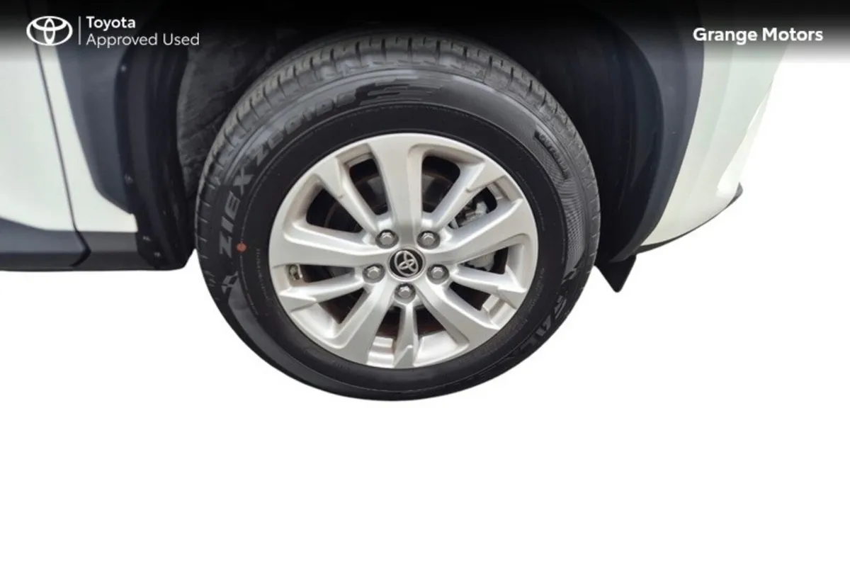 Toyota Yaris Cross Hatchback, Petrol Hybrid, 2024, White